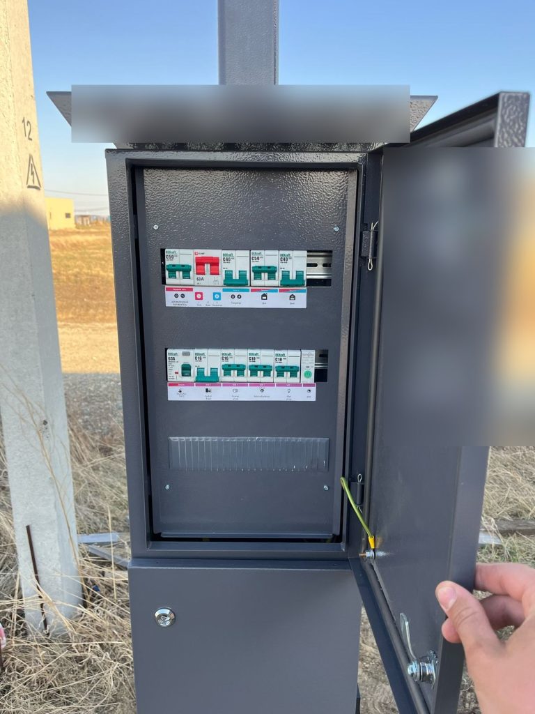 Трубостойка WT4/2-36-IP65 — открытый силовой отсек — трубостойка для подключения электричества к участку, WT Новосибирск